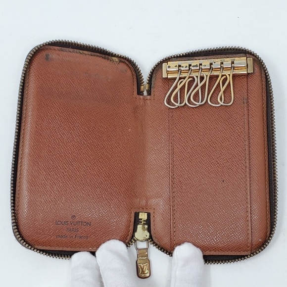 COMING SOON: Louis Vuitton + Fendi ♥️ - Picture 4 of 7